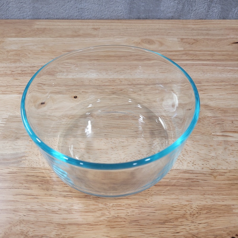 Pyrex 1 Quart‎ Clear Blue Tint Bowl Model 7201